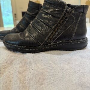 Earth Origins Black Ankle Boots